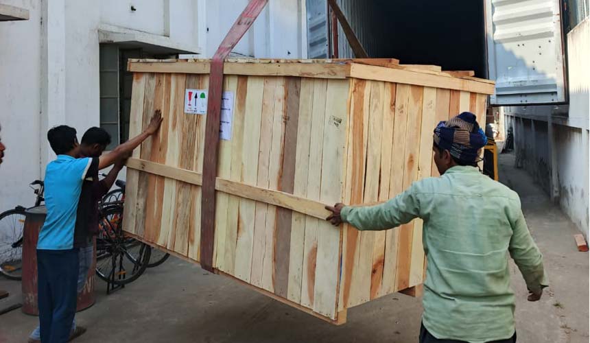 With Crain Loading Unloading Machine in Ahmedabad