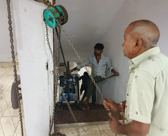 About Taraji Khonaji Loading Contractor Ahmedabad